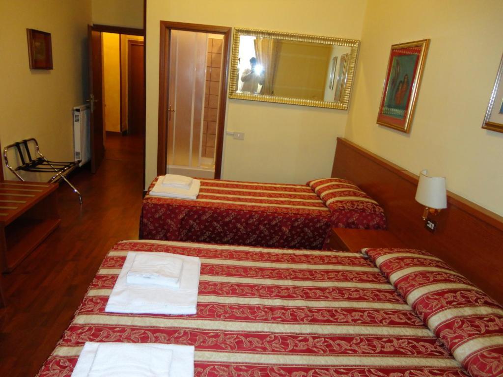 Hotel Azzurra Roma Habitación foto